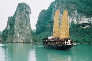 4-cabin Bai Tho Junk Halong Bay