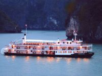 Emeraude Cruise, Halong Bay at night