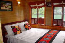 Double room Huong Hai Junk, Halong Bay